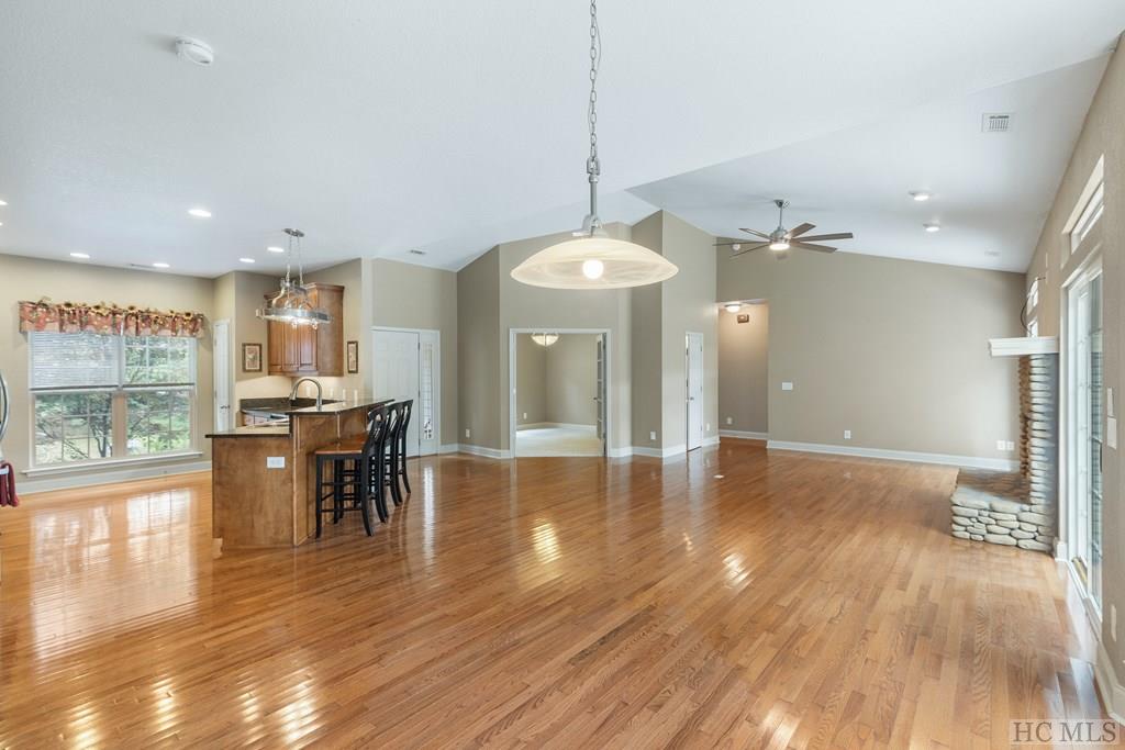 28 King Mountain Trail