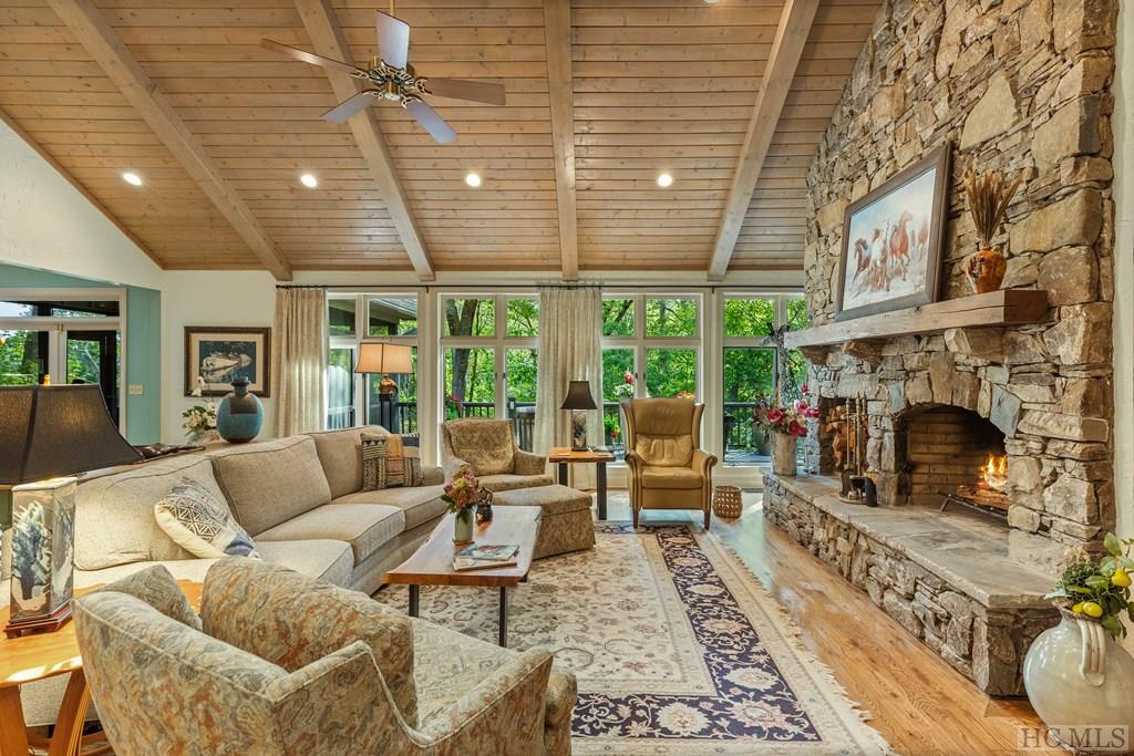 445 South Drive