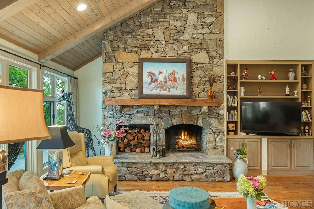 445 South Drive