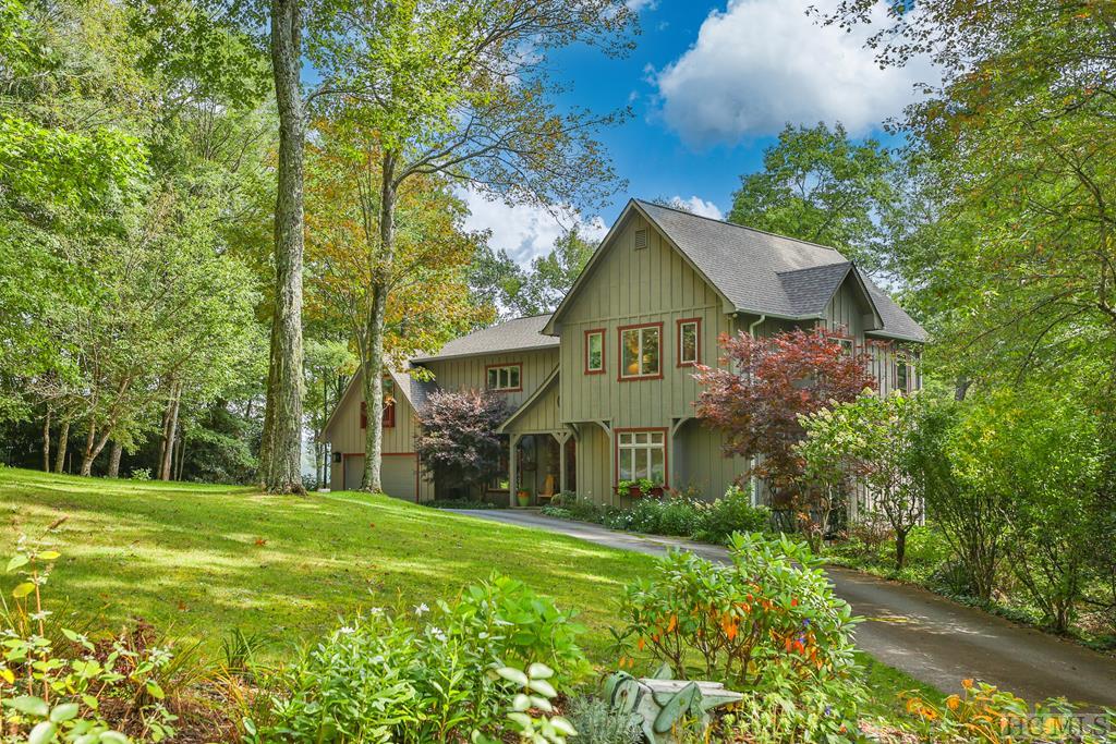 445 South Drive