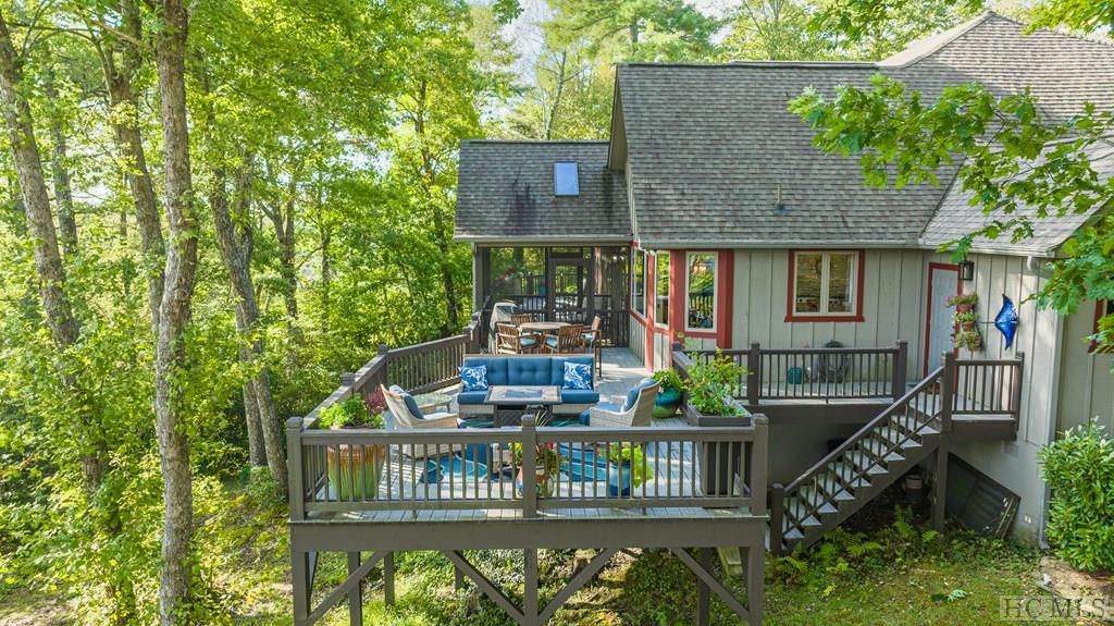 445 South Drive