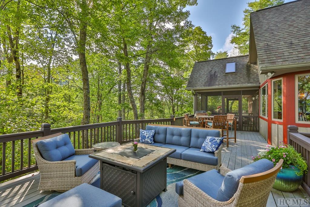 445 South Drive