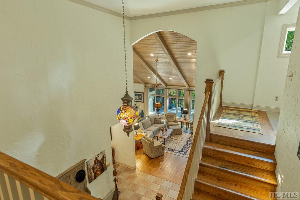 445 South Drive