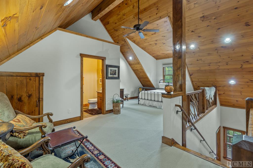 1926 Black Oak Drive