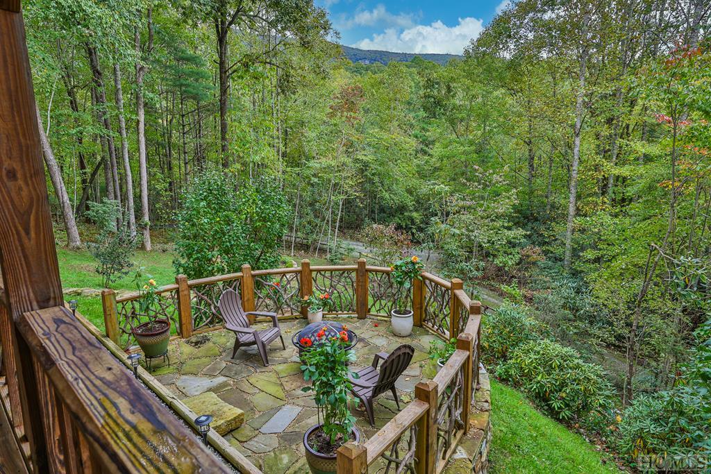 1926 Black Oak Drive