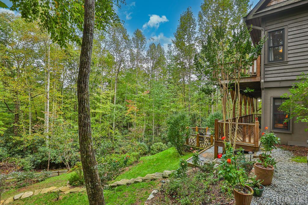 1926 Black Oak Drive