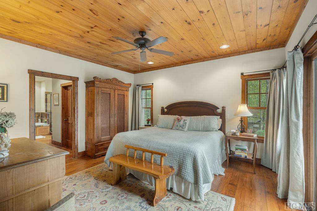 1926 Black Oak Drive