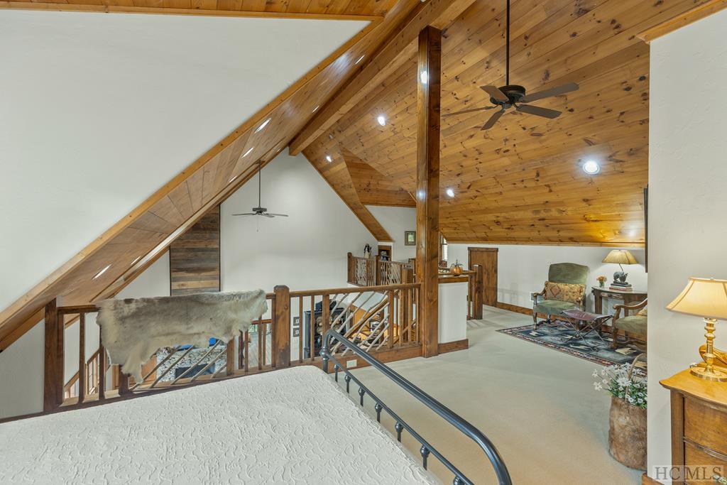 1926 Black Oak Drive