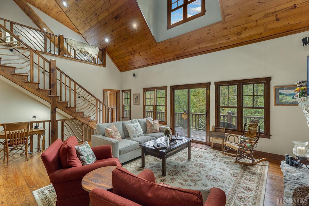 1926 Black Oak Drive