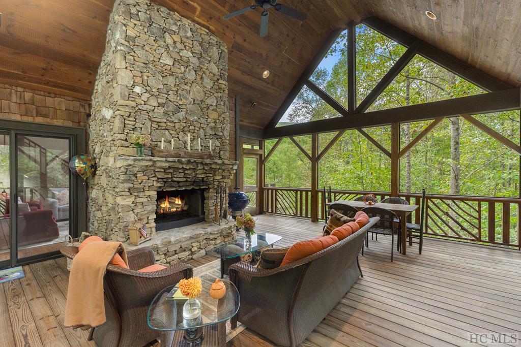 1926 Black Oak Drive