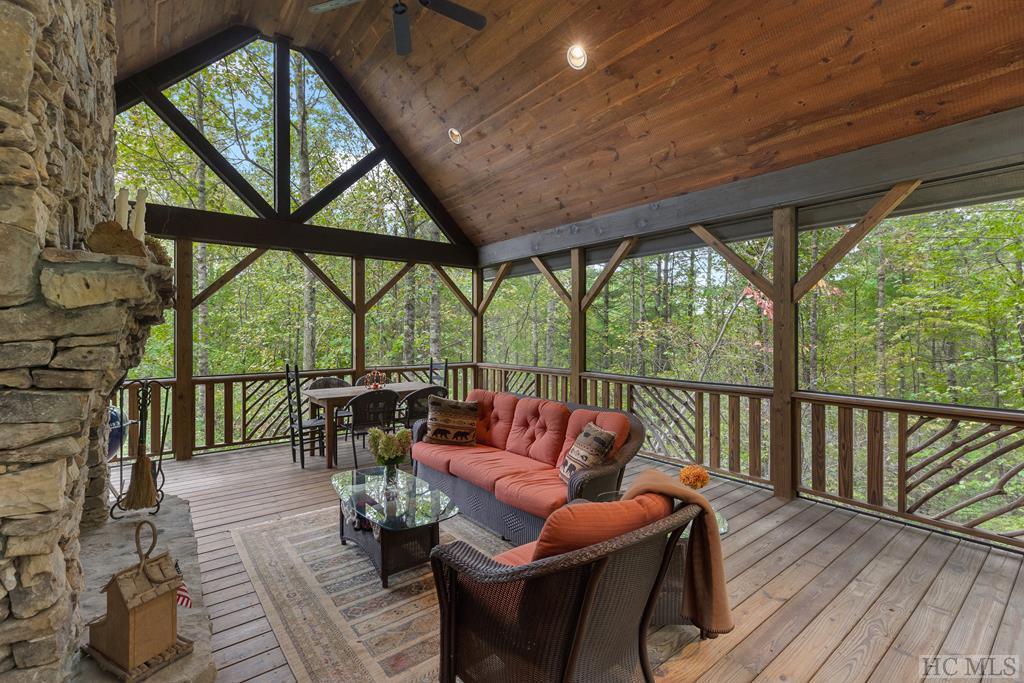 1926 Black Oak Drive