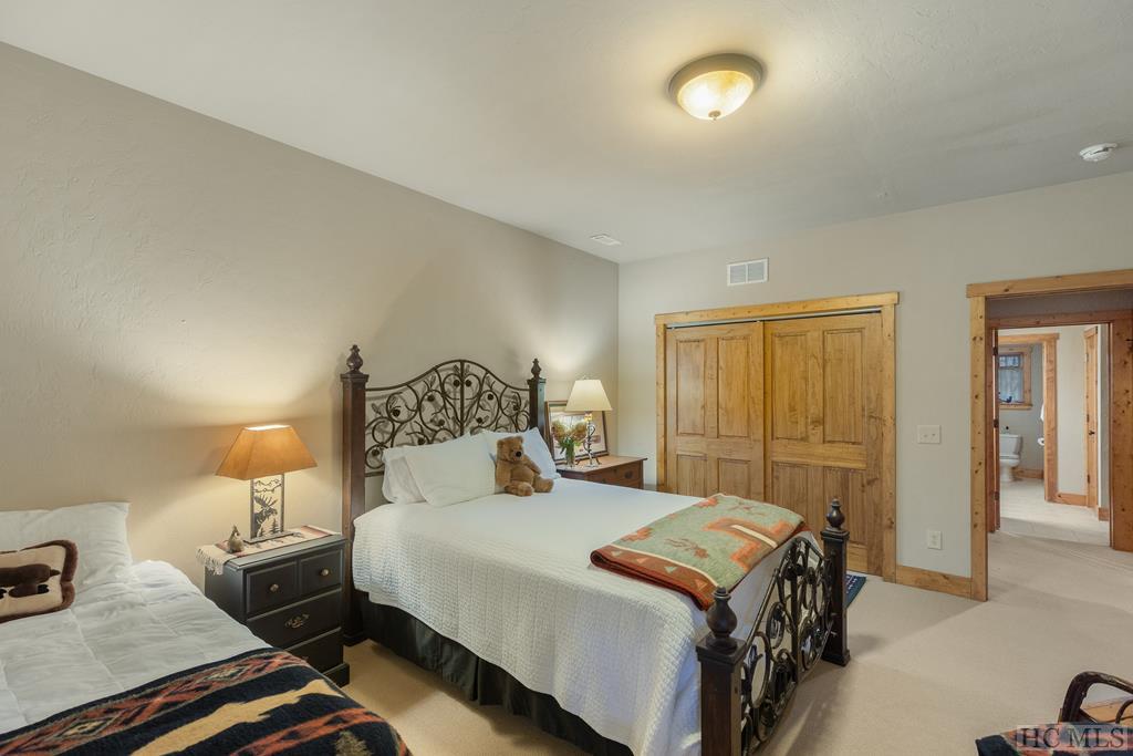 1926 Black Oak Drive