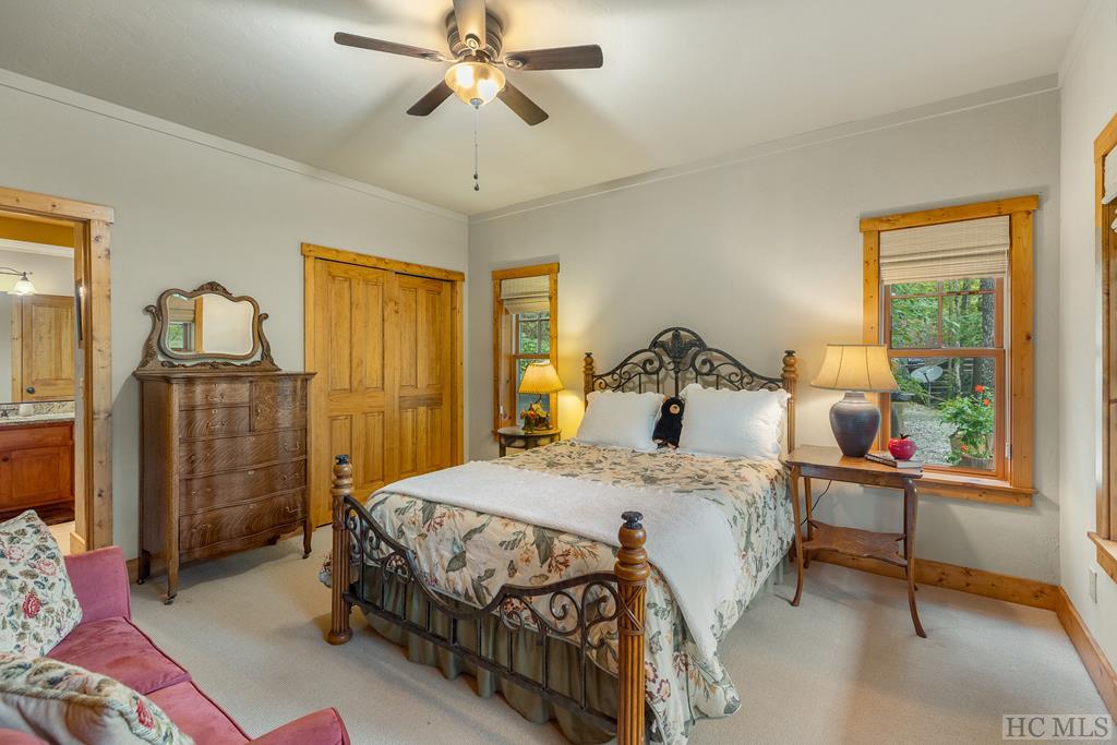 1926 Black Oak Drive