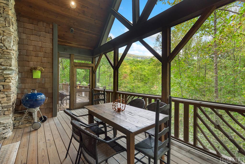 1926 Black Oak Drive