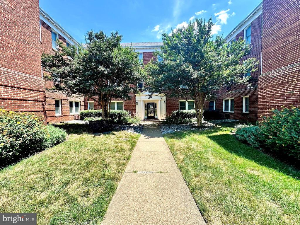 922 S WASHINGTON STREET Unit: 108