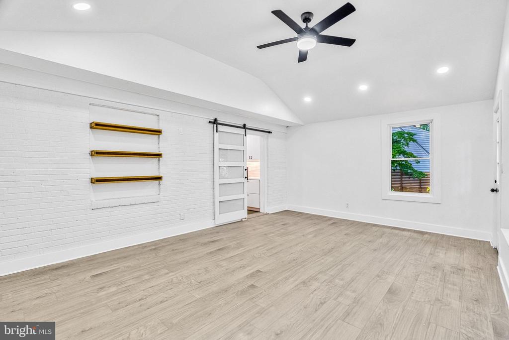 2539 GALLOWS ROAD