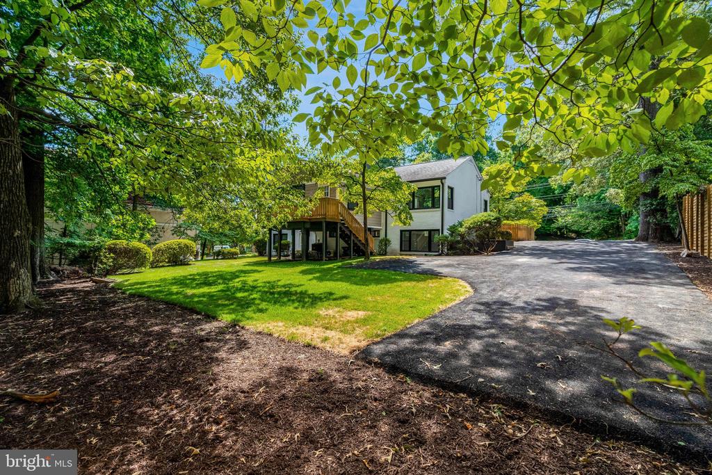 2539 GALLOWS ROAD