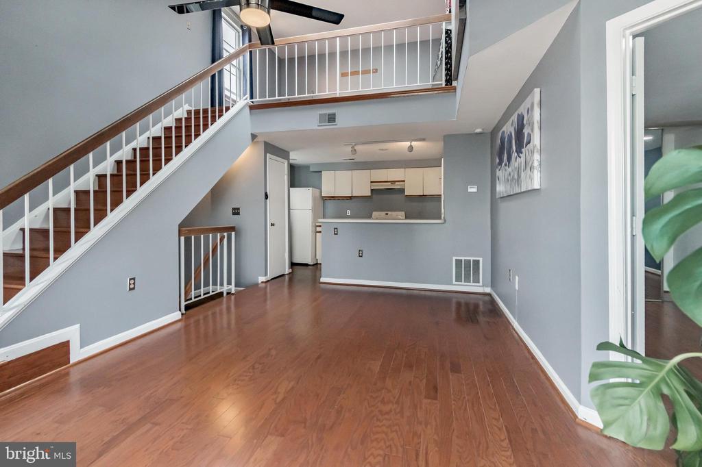 4349 PEMBROOK VILLAGE DRIVE Unit: 40