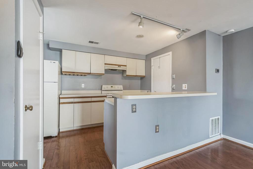 4349 PEMBROOK VILLAGE DRIVE Unit: 40