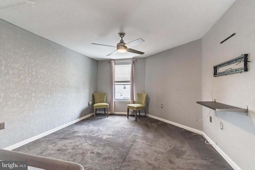 4349 PEMBROOK VILLAGE DRIVE Unit: 40
