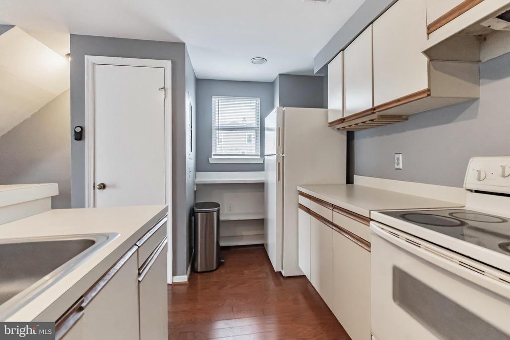 4349 PEMBROOK VILLAGE DRIVE Unit: 40