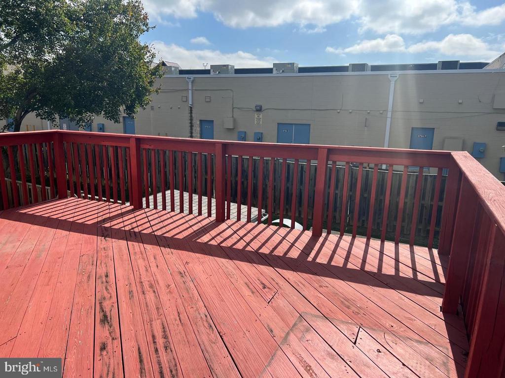 8733 VILLAGE GREEN COURT