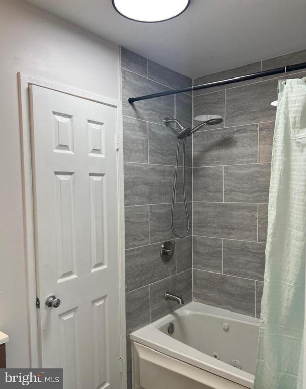 8733 VILLAGE GREEN COURT