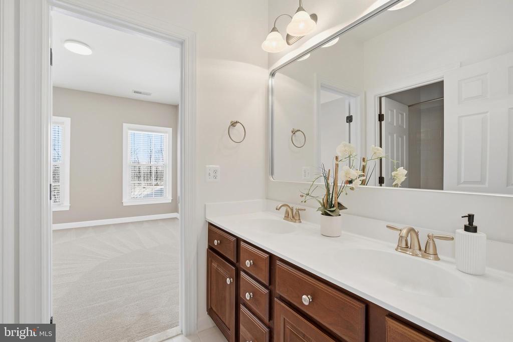 9348 OCCOQUAN OVERLOOK DRIVE