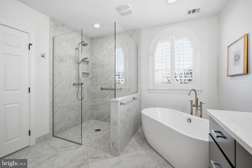 9348 OCCOQUAN OVERLOOK DRIVE