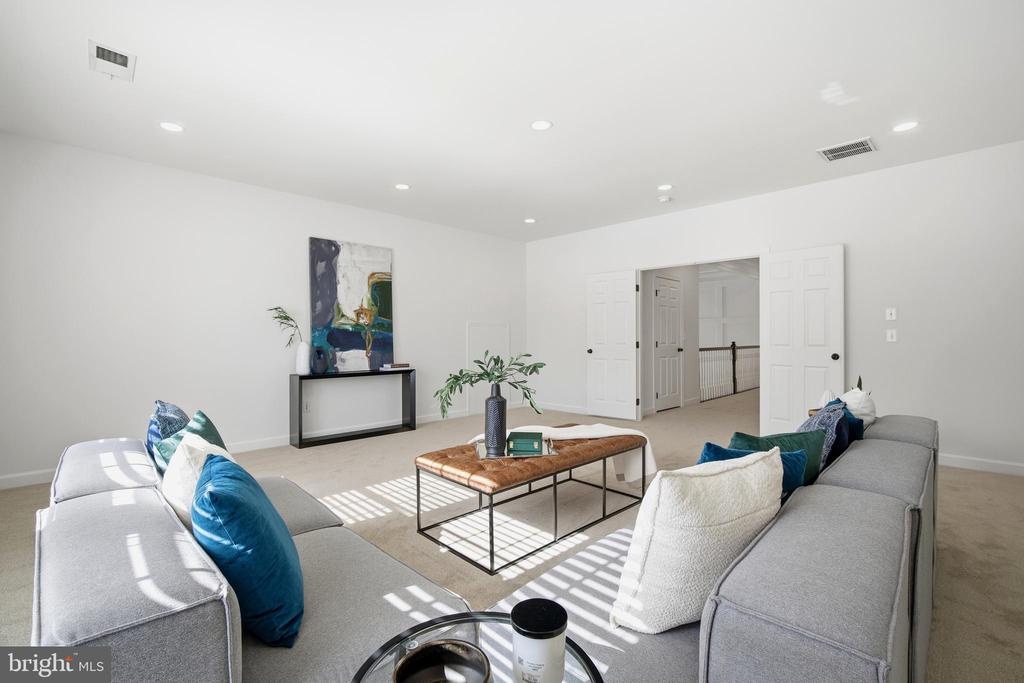9348 OCCOQUAN OVERLOOK DRIVE