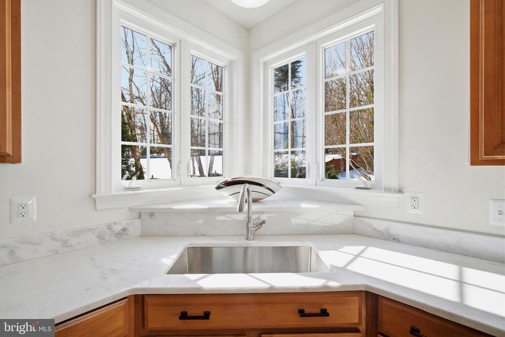 9348 OCCOQUAN OVERLOOK DRIVE
