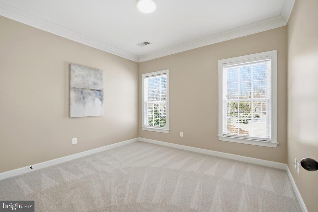 9348 OCCOQUAN OVERLOOK DRIVE