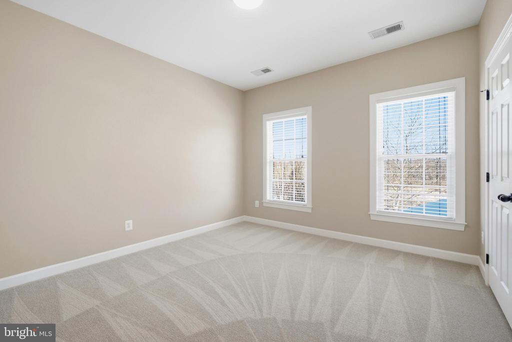 9348 OCCOQUAN OVERLOOK DRIVE
