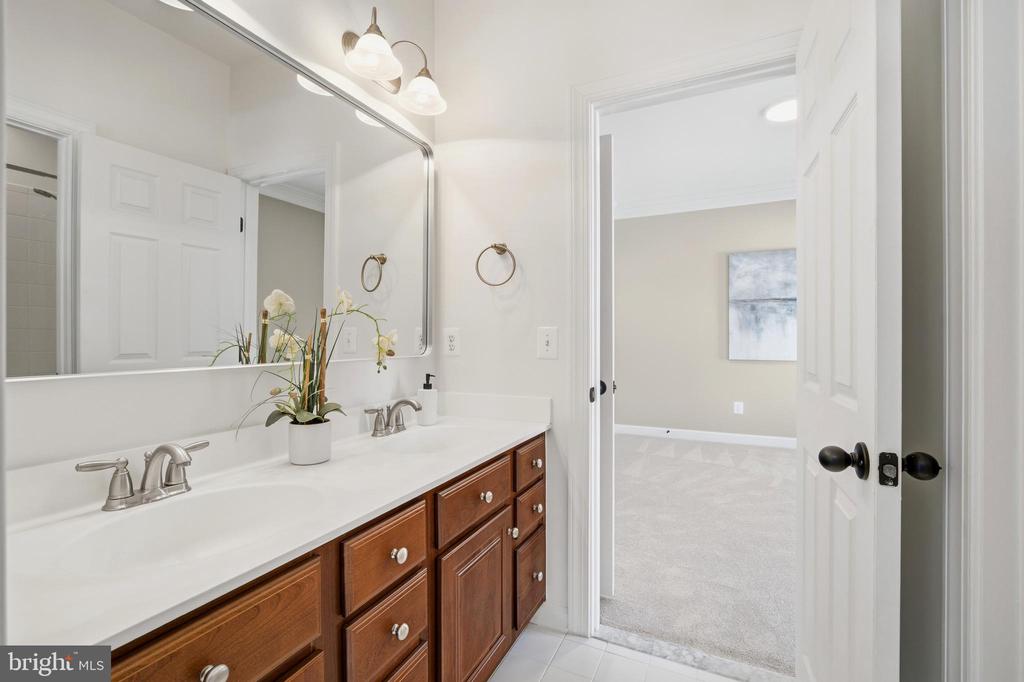 9348 OCCOQUAN OVERLOOK DRIVE