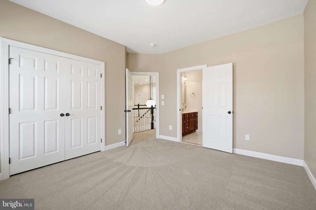 9348 OCCOQUAN OVERLOOK DRIVE