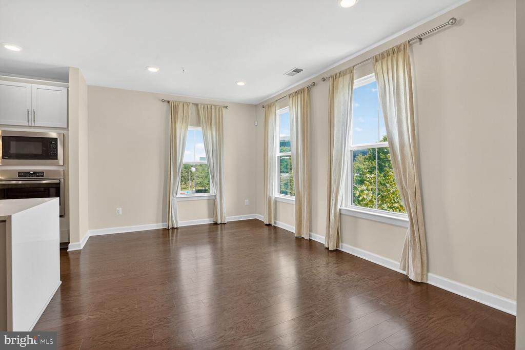 13216 WOODLAND PARK ROAD Unit: 1B