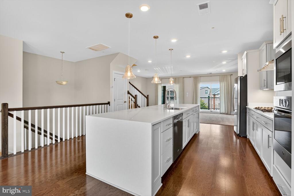 13216 WOODLAND PARK ROAD Unit: 1B