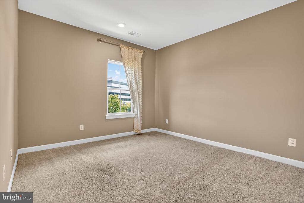 13216 WOODLAND PARK ROAD Unit: 1B