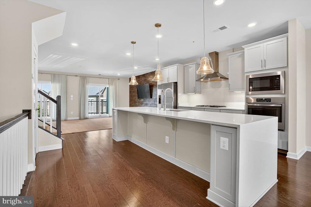 13216 WOODLAND PARK ROAD Unit: 1B
