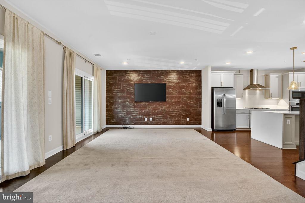 13216 WOODLAND PARK ROAD Unit: 1B