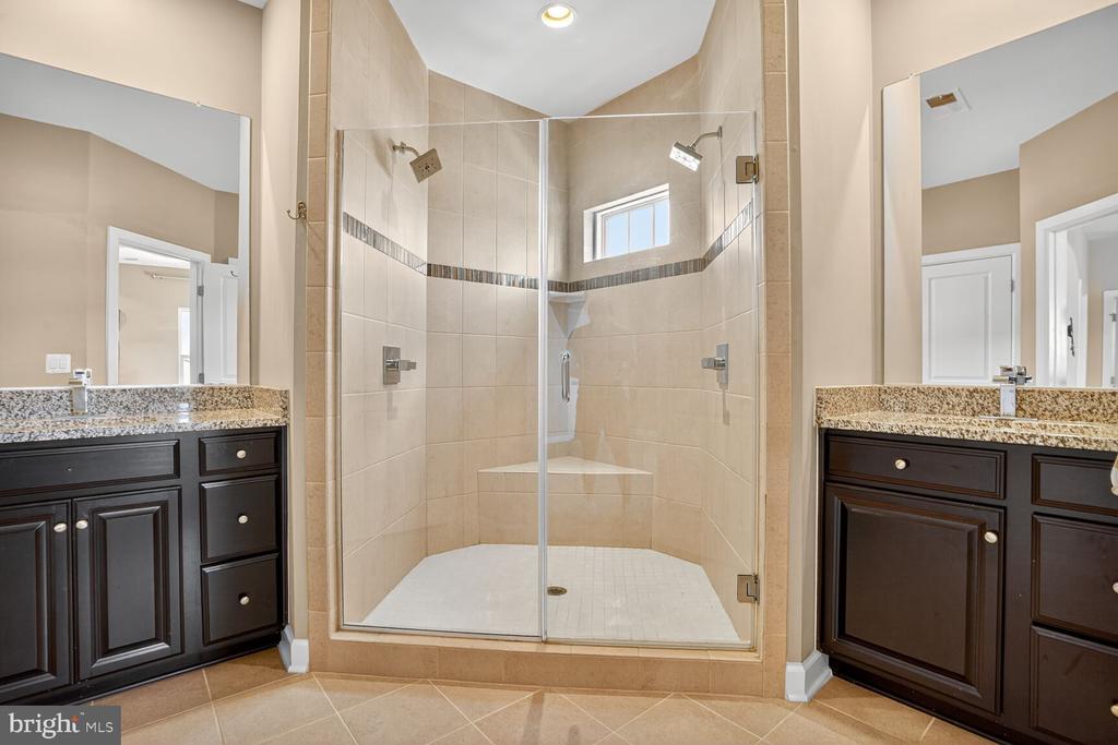 13216 WOODLAND PARK ROAD Unit: 1B