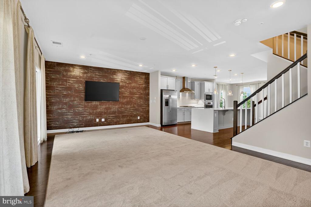13216 WOODLAND PARK ROAD Unit: 1B