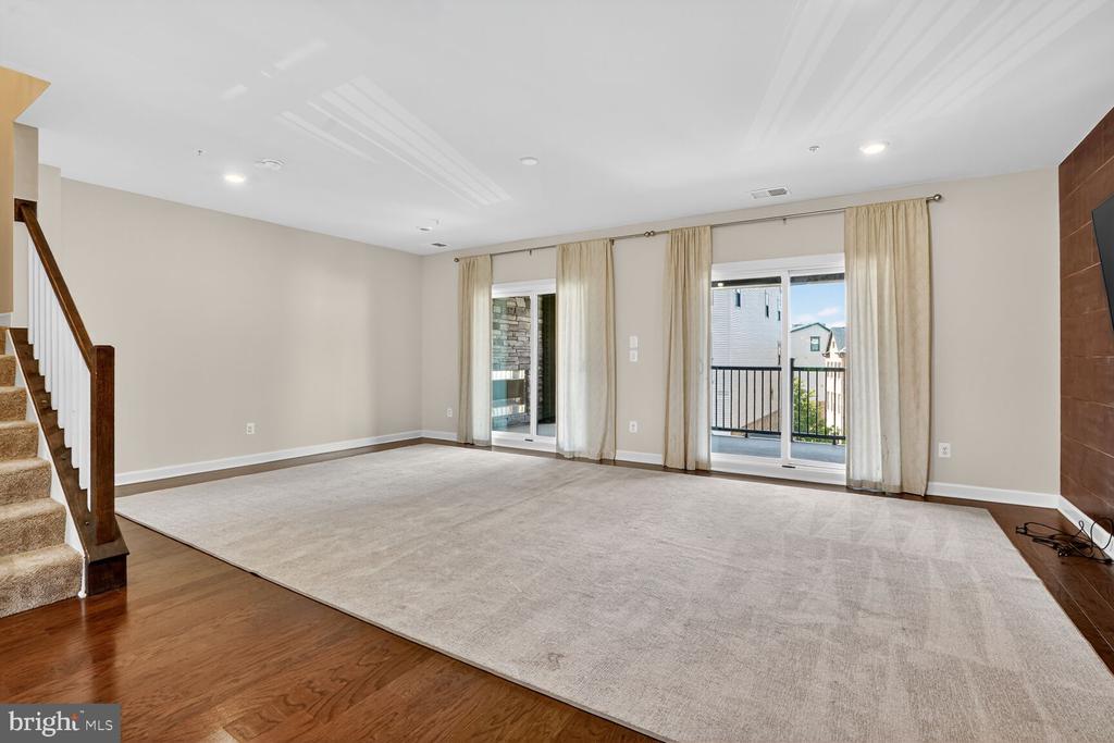 13216 WOODLAND PARK ROAD Unit: 1B