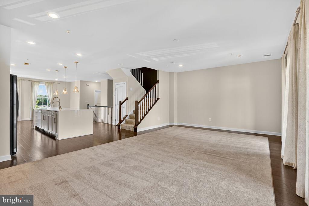 13216 WOODLAND PARK ROAD Unit: 1B