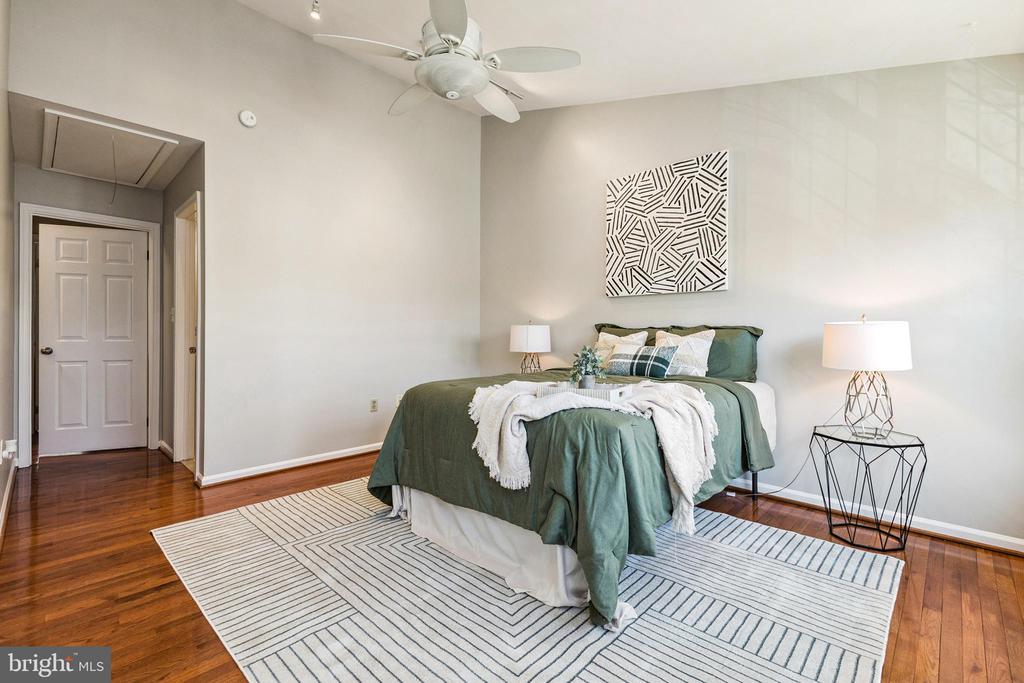 3378 LAKESIDE VIEW DRIVE Unit: 14-2