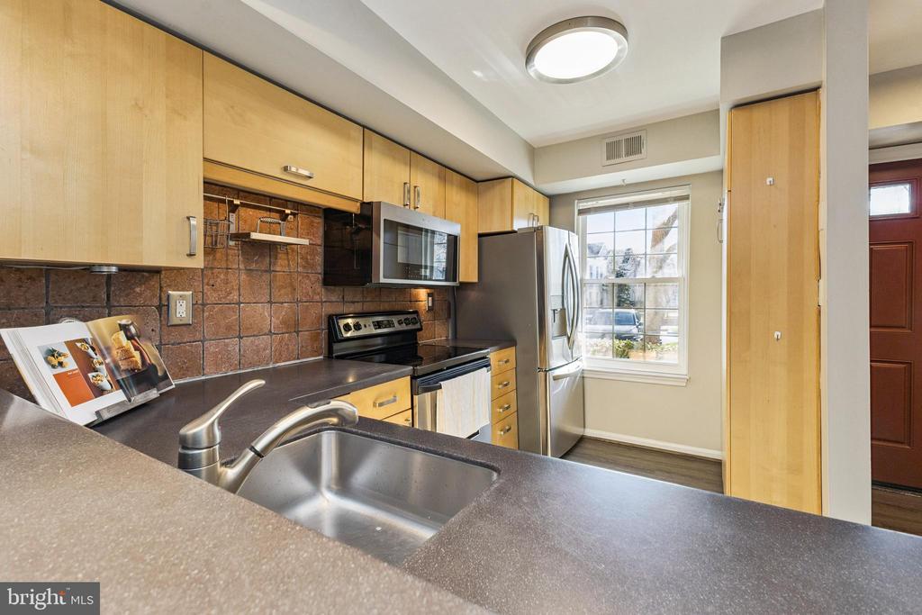 3378 LAKESIDE VIEW DRIVE Unit: 14-2