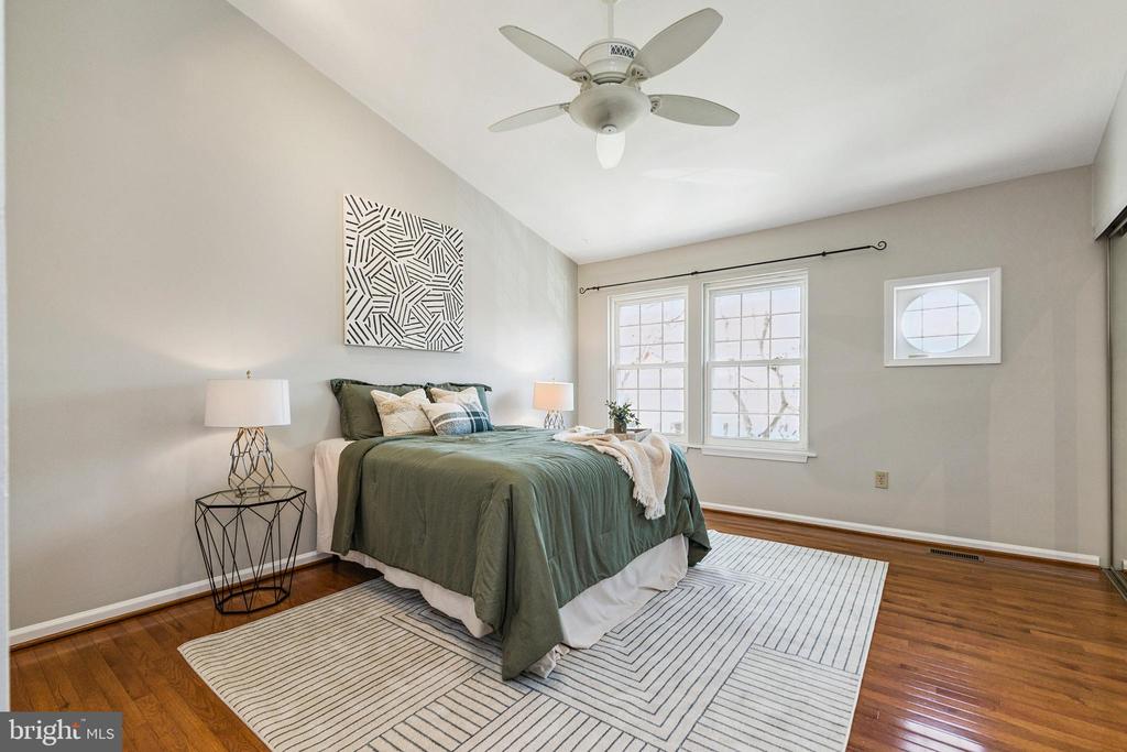 3378 LAKESIDE VIEW DRIVE Unit: 14-2