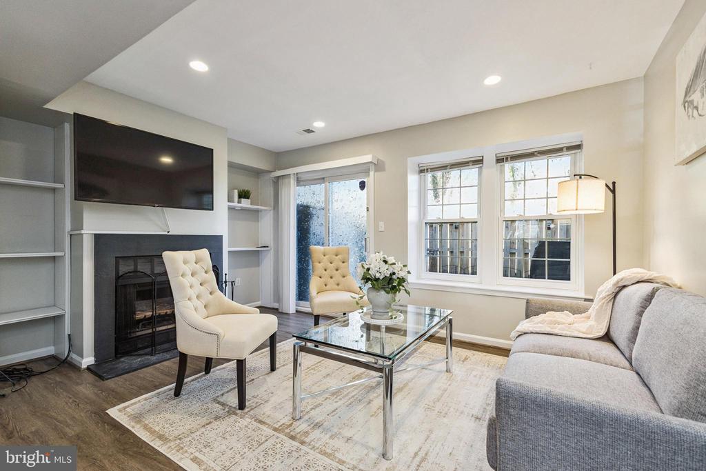 3378 LAKESIDE VIEW DRIVE Unit: 14-2