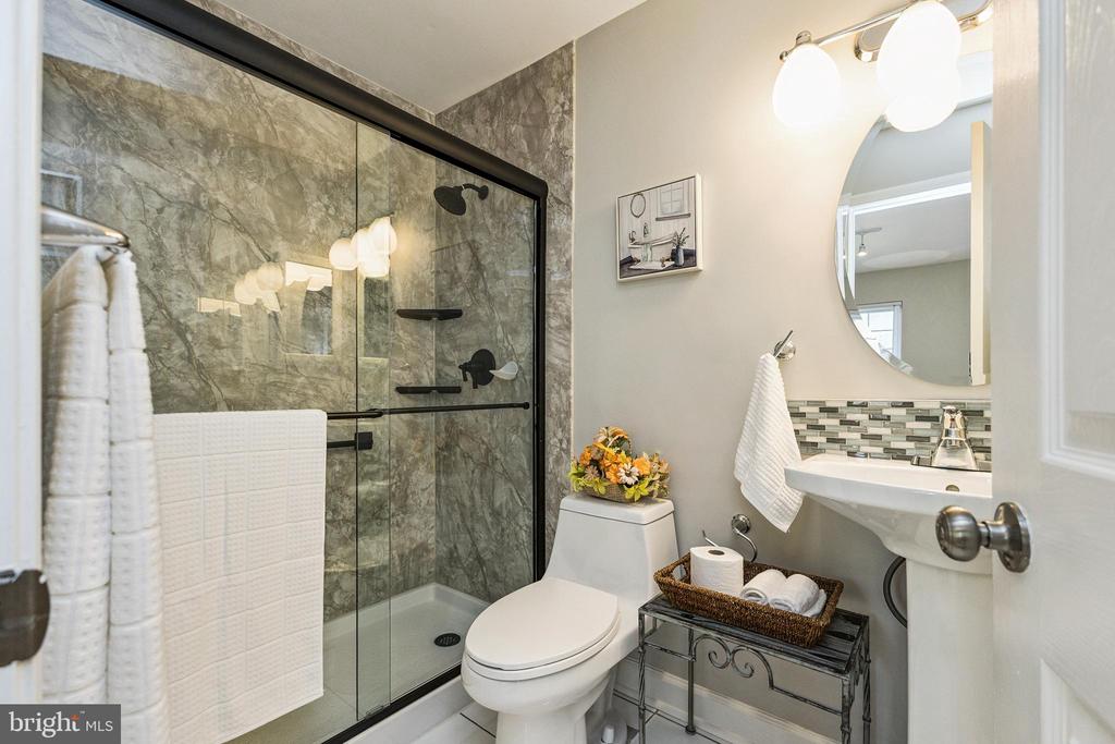 3378 LAKESIDE VIEW DRIVE Unit: 14-2