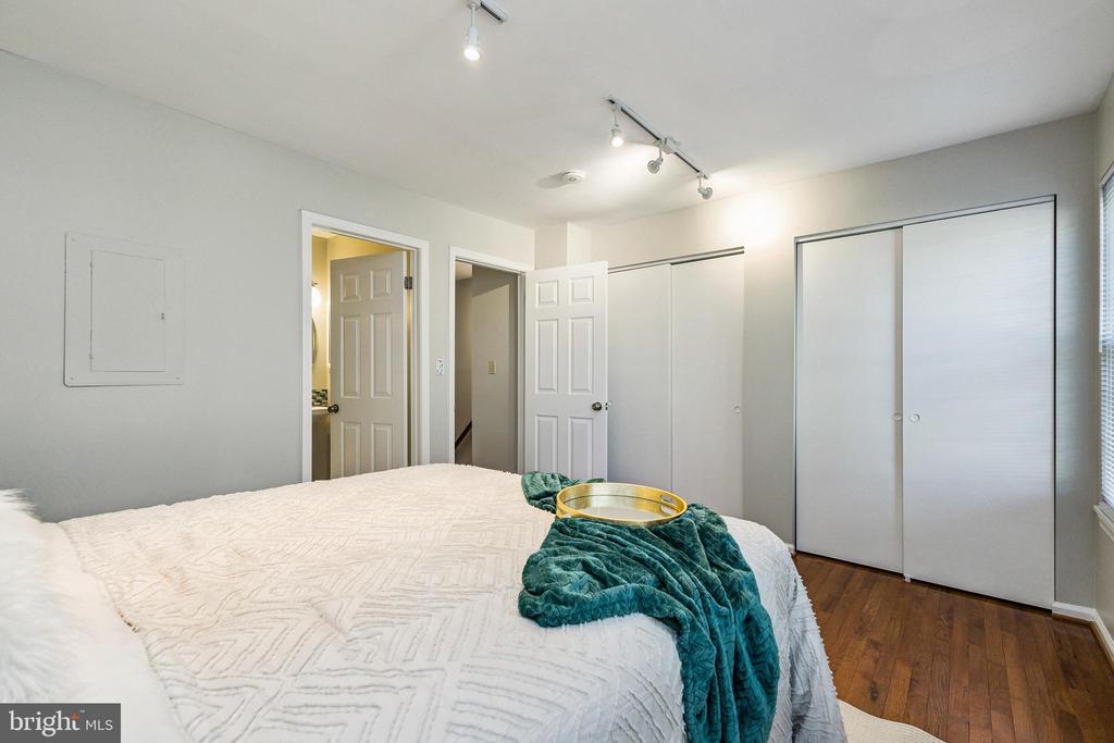 3378 LAKESIDE VIEW DRIVE Unit: 14-2